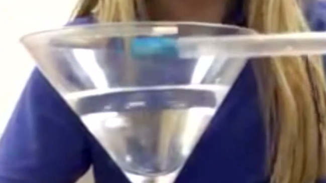 EEUU: Estudiantes crearon bombilla que detecta drogas utilizadas por violadores