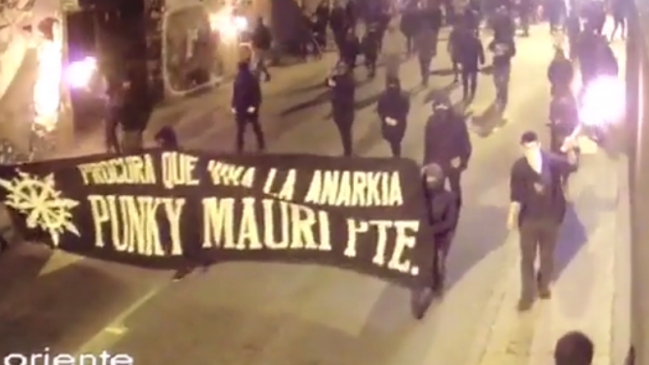 Carabineros ordenó investigación por falta de reacción ante turba en Barrio Brasil