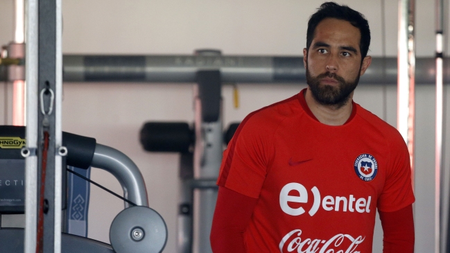 Claudio Bravo y otros dos jugadores están descartados para enfrentar a Burkina Faso