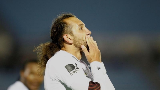 LDU de Quito venció a Defensor Sporting en Uruguay para avanzar en Copa Sudamericana