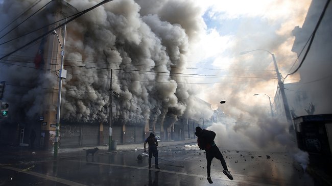 Cuenta Pública: Comerciantes de Valparaíso alegan por pérdidas y temen desmanes