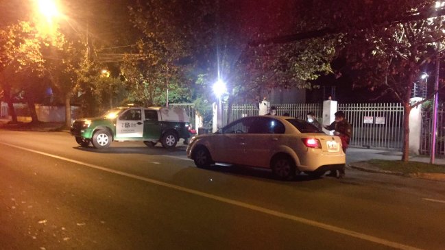 Carabineros busca a seis asaltantes que protagonizaron tres robos en Santiago