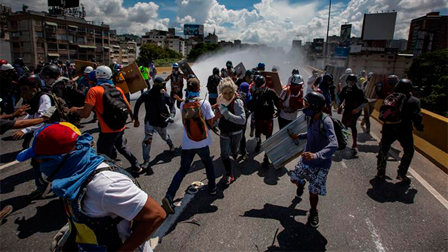 Asesinan a juez durante protesta en Venezuela: Gobierno acusa 