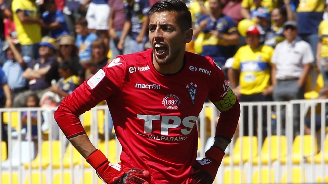 Gabriel Castellón renovó contrato con Santiago Wanderers