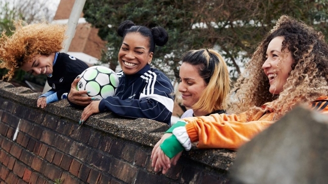 La UEFA lanzó campaña para impulsar el fútbol femenino en Europa