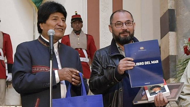 Evo Morales recibió a chileno despedido por repartir 