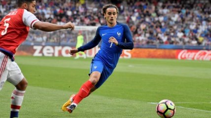   Olivier Giroud se inspiró y marcó tres goles en victoria de Francia sobre Paraguay 