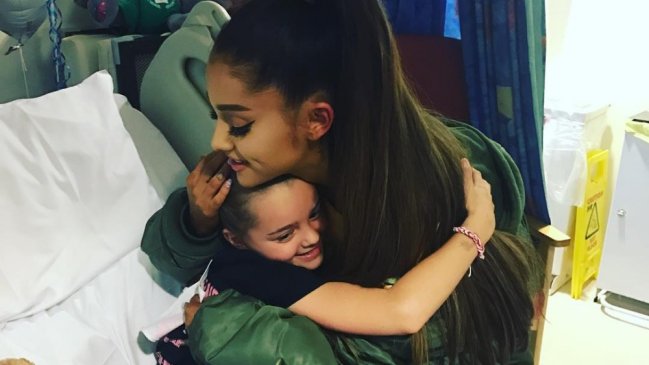 Ariana Grande visitó en el hospital a víctimas del atentado en Manchester