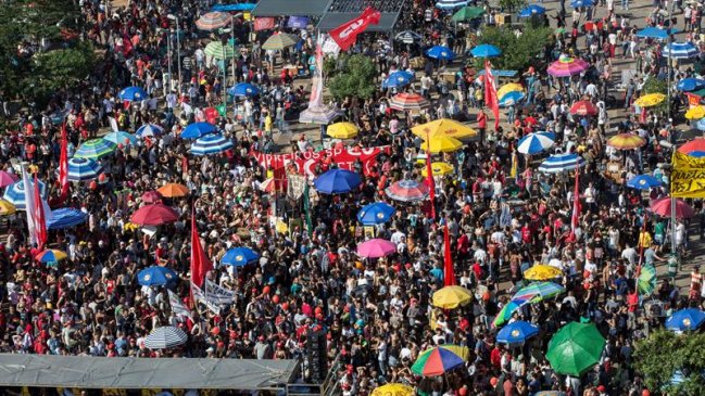 Miles de personas hicieron un carnaval en Sao Paulo para gritar 