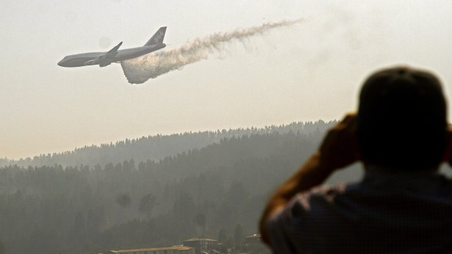 Alcalde de Santa Cruz responde a Conaf: SuperTanker tuvo 100 % de eficiencia en montaña