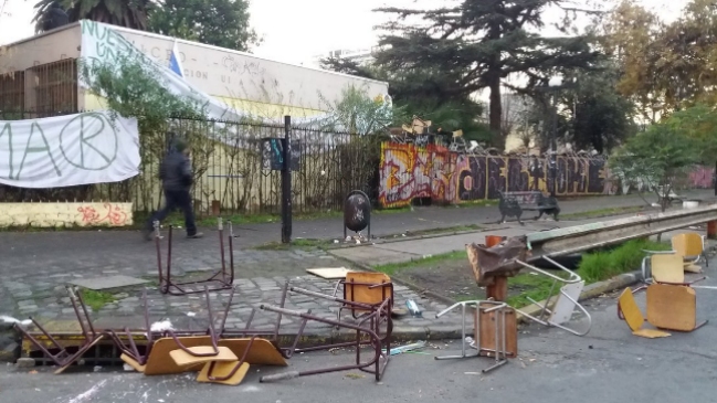 Alcalde de Santiago llama a escolares 