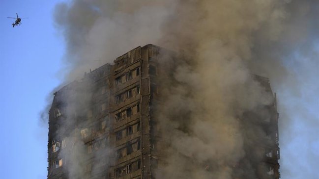 Al menos seis muertos confirmados en incendio de edificio en Londres