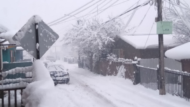 Suspenden clases este jueves para Coyhaique y Aysén por las intensas nevazones