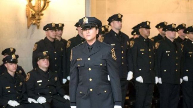 Policía lucha por conservar su trabajo, al conocerse su pasado porno