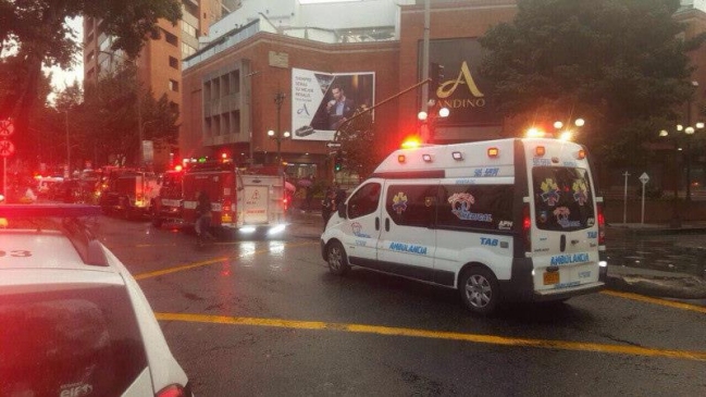 Tres muertos por explosión en un centro comercial de Bogotá