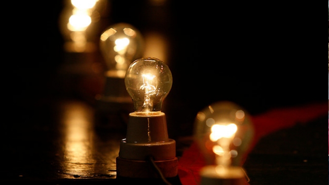 Ministro asegura que afectados por cortes de luz prolongados pueden ser compensados