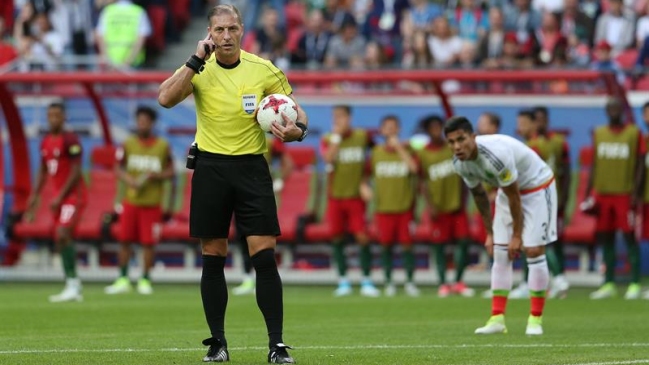 Néstor Pitana anuló el primer gol en Copa Confederaciones con video asistencia