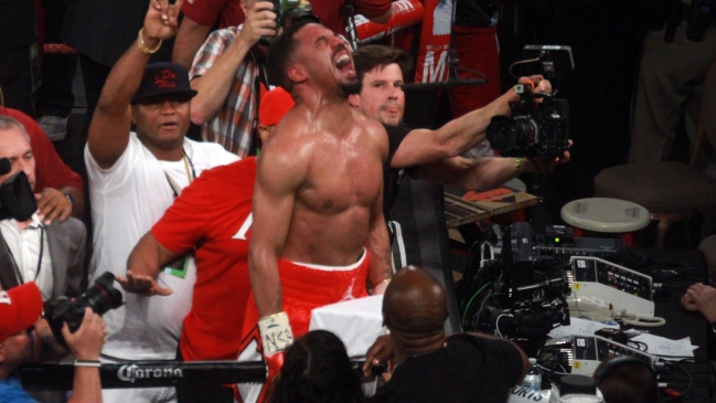 Andre Ward no dio opción a Kovalev y reivindicó su condición de campeón invicto