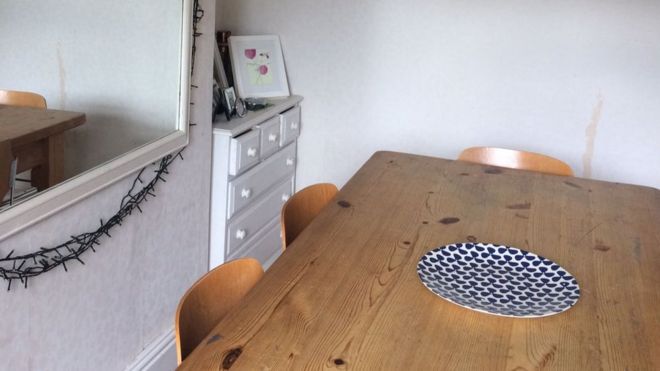 Familia escocesa ofrece millonario sueldo a niñera en casa embrujada