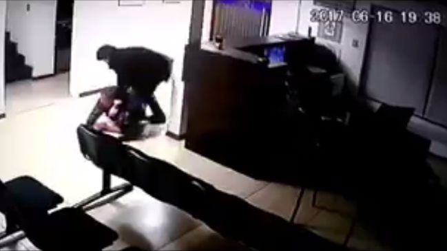 Hombre intentó quemarse a lo bonzo en cuartel de la PDI en San Pedro de la Paz