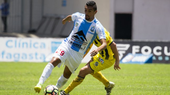 Branco Ampuero se convirtió en el primer refuerzo de la UC para el Torneo de Transición