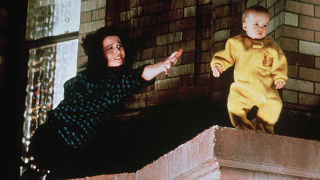 Gemelo que interpretó al bebé de 