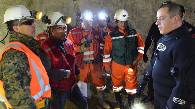 Mineros atrapados en el sur: Confirman presencia de lodo en la zona del refugio