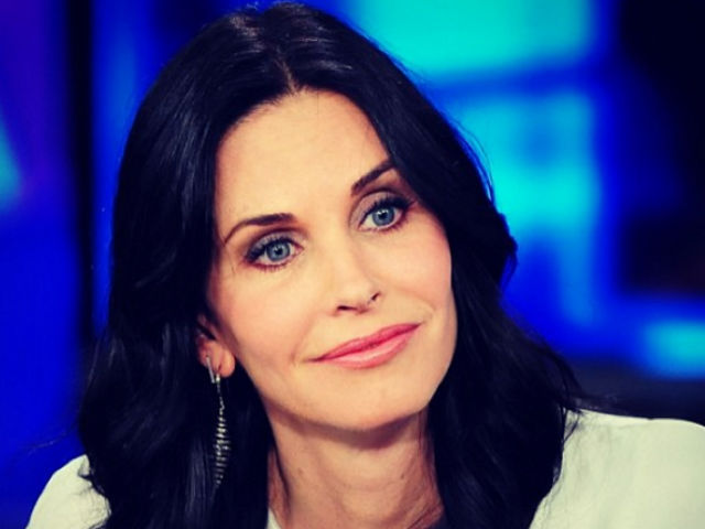 Courteney Cox se cansó de sus retoques estéticos y apuesta a lo natural