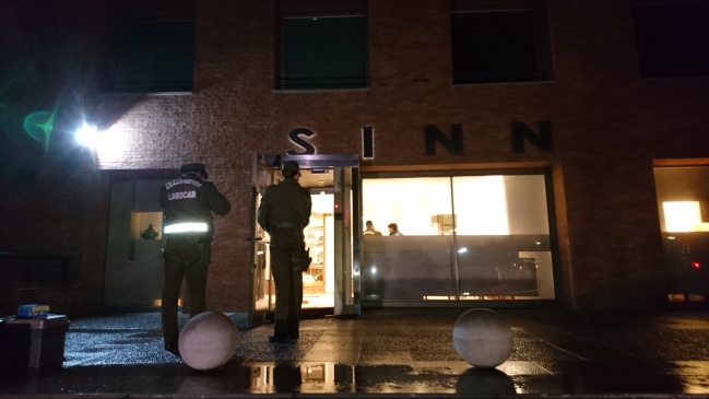 Delincuentes protagonizaron robo en joyería de Vitacura