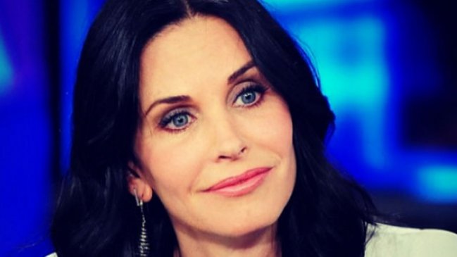 Courteney Cox se cansó de sus retoques estéticos y apuesta a lo natural