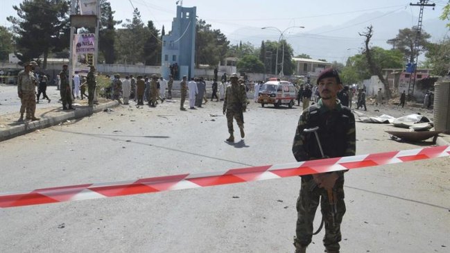Pakistán: 24 muertos y más de 80 heridos en dos ataques terroristas
