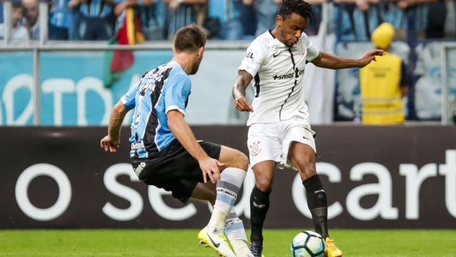 Corinthians venció a domicilio a su escolta Gremio y amplíó ventaja en el Brasileirao