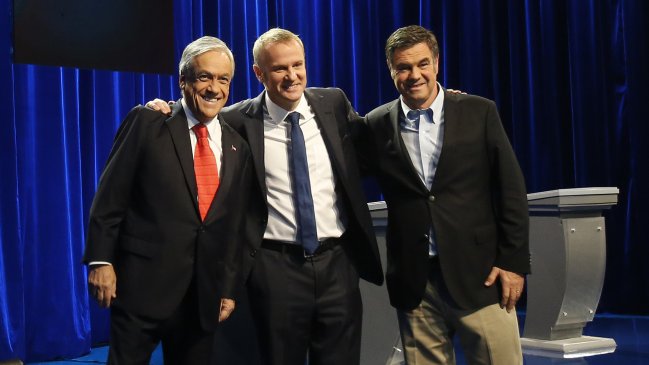 El particular análisis tuitero del debate de Chile Vamos
