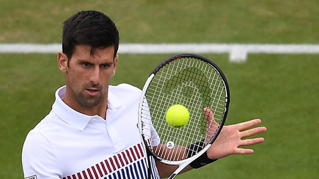 Novak Djokovic continuará este miércoles su interrumpido estreno en Eastbourne