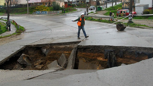 Gigantesco socavón de Viña del Mar estará reparado antes de dos semanas