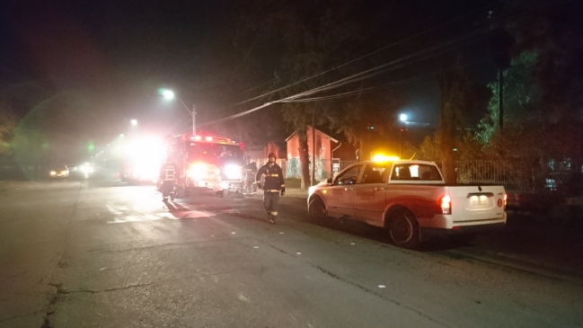 Encapuchados atacaron con bombas molotov oficinas del SAG y la DGAC en Estación Central