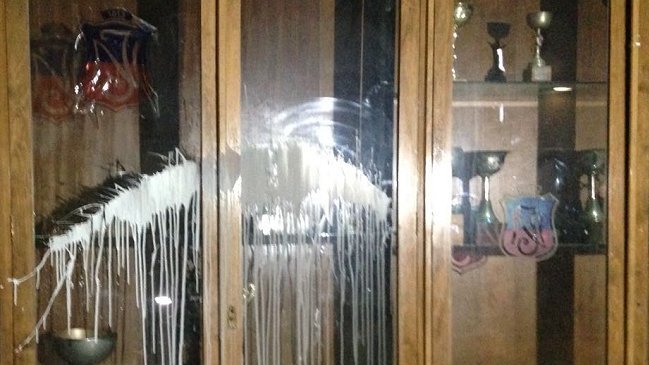 Líder estudiantil por daños en el Instituto Nacional: Jugando a la pelota se rompen vidrios