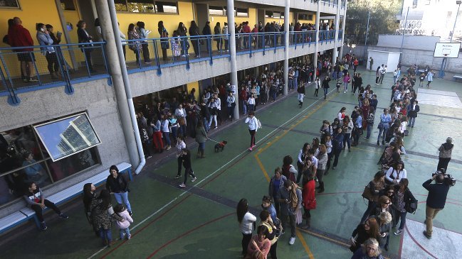 Primarias: Fusión de mesas provocó reclamos por largas filas