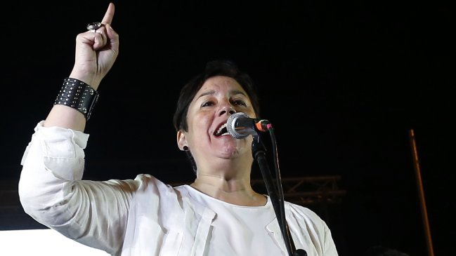 Beatriz Sánchez supera por primera vez a Alejandro Guillier, según Cadem