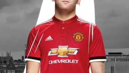 Manchester United lució su nueva camiseta para la temporada 2017-2018