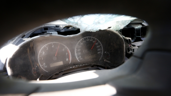 Conductora volcó su auto en la Autopista Vespucio Norte