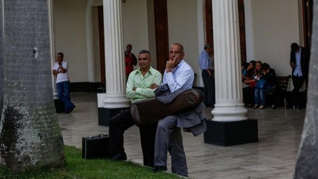 Venezuela: Diputados salieron del Parlamento tras más de siete horas de encierro