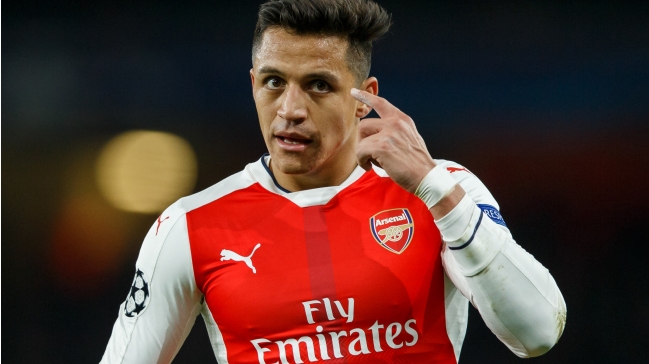 Diario inglés asegura que Alexis exigió un aumento tras fichaje de Lacazette