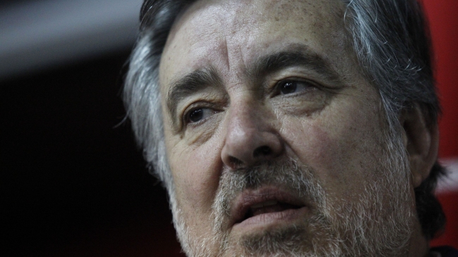 Guillier hace las paces con los notarios tras críticas por supuesto 