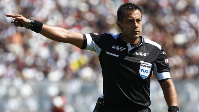 ¿Necesitó el VAR? Julio Bascuñán fue criticado por no cobrar un penal en la Copa Libertadores