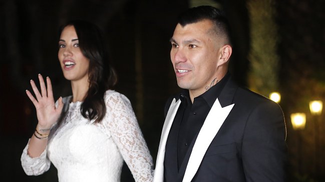 Los saludos que recibió Gary Medel tras contraer matrimonio con Cristina Morales