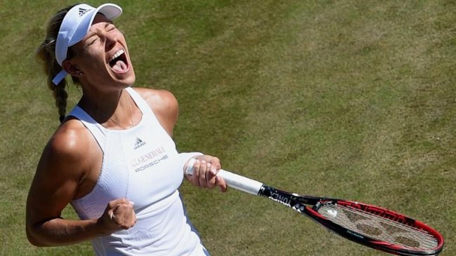 Kerber logró reaccionar ante el desplante de Rogers y avanzó en Wimbledon