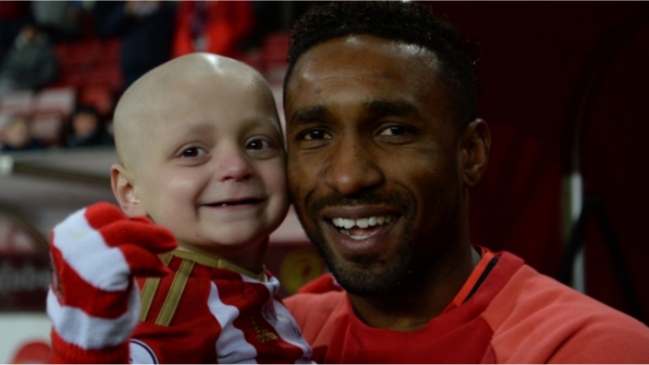 Jermain Defoe publicó emotiva carta de despedida a niño que falleció víctima del cáncer