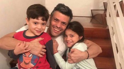   El reencuentro de Leopoldo López con su familia y sus adherentes 