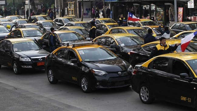 Taxistas acordaron reuniones con autoridades por problemas que los afectan